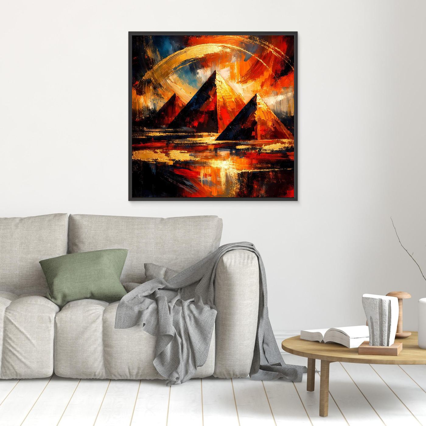 Leinwandbild mit abstrakten Pyramiden in Gold, Rot und Orange, quadratisch, schwarzer Rahmen