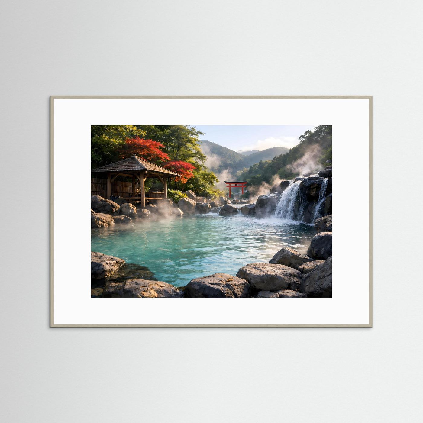 Querformat-Poster im hellbraunen Holzrahmen mit Onsen-Szene: rotes Torii, Wasserfall, Felsen.