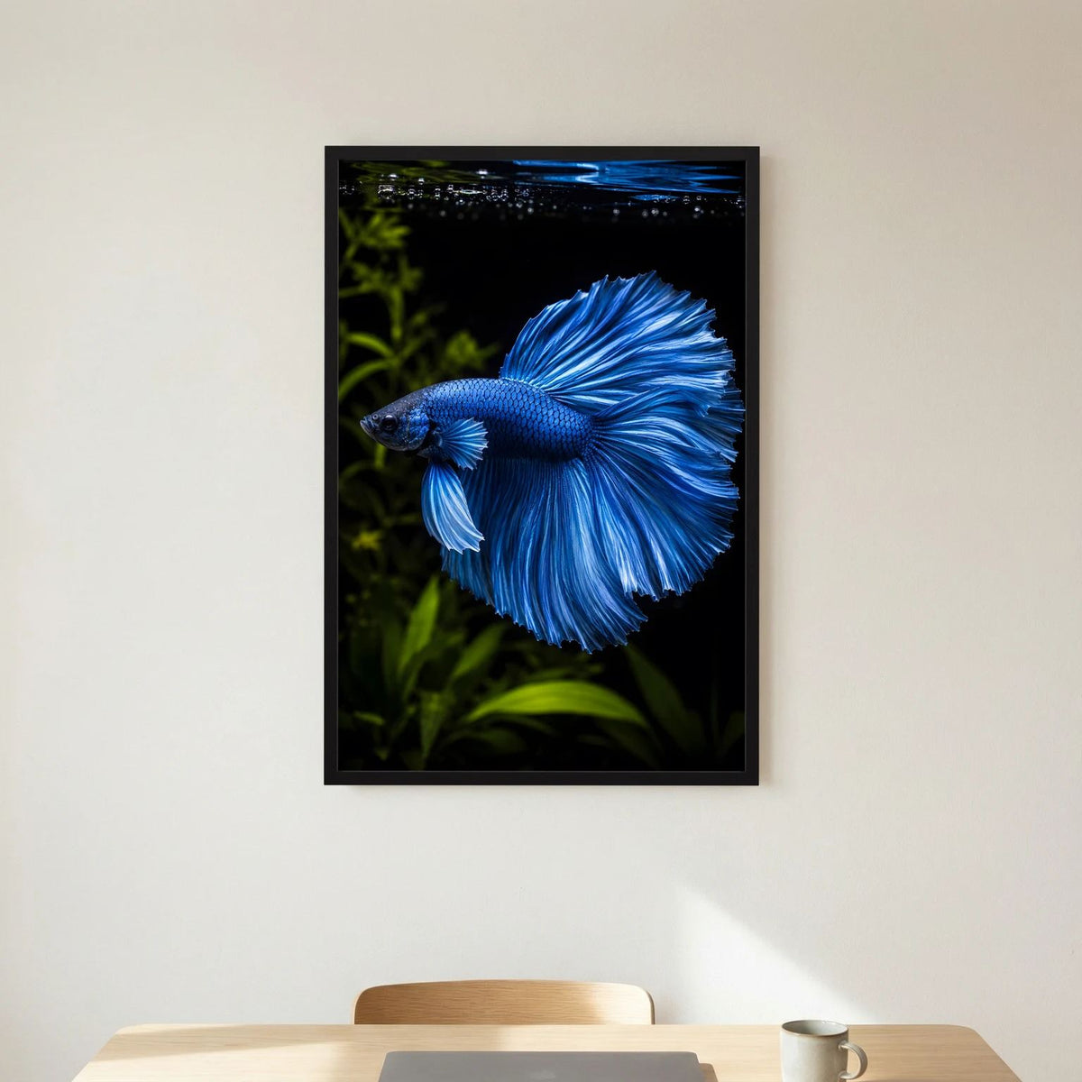 Wandposter mit blauem Kampffisch im Porträt, schwarzer Rahmen