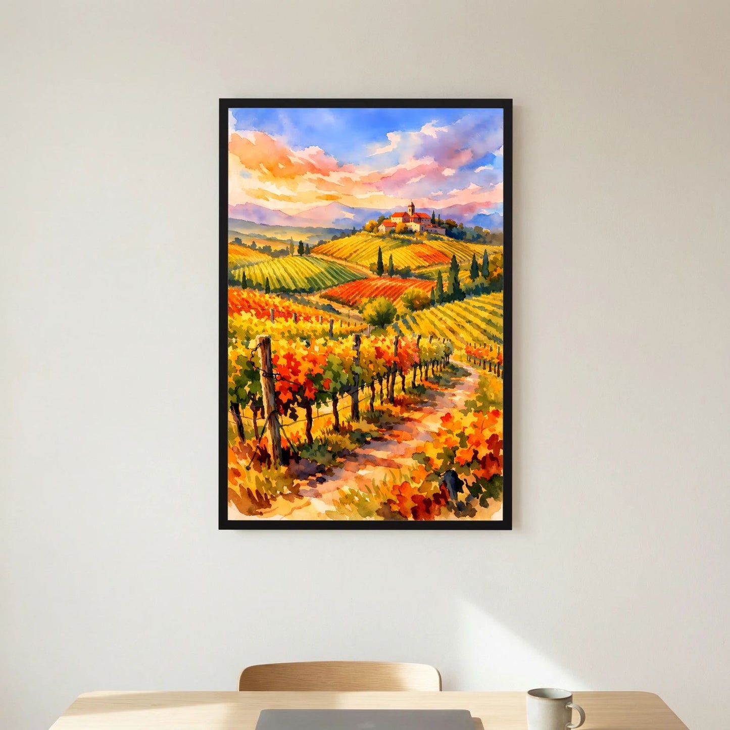 Hochformatiges Weinberg-Poster mit farbiger Landschaft, schwarzer Rahmen