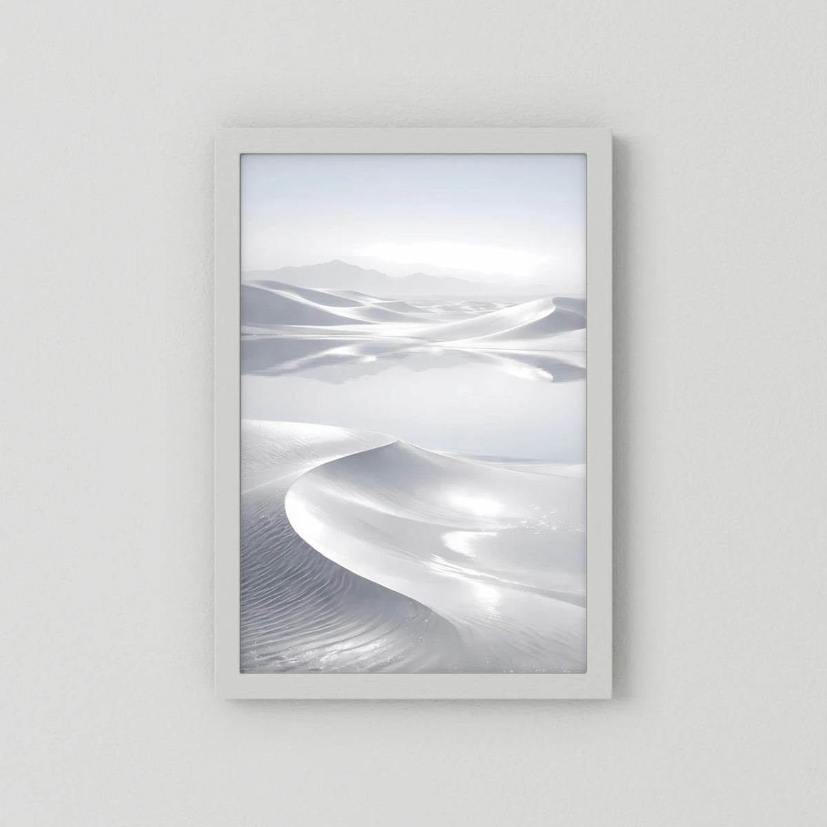 Wandposter mit Passepartout in Hellweiß und Dünenmotiv in Weißtönen, Hochformat