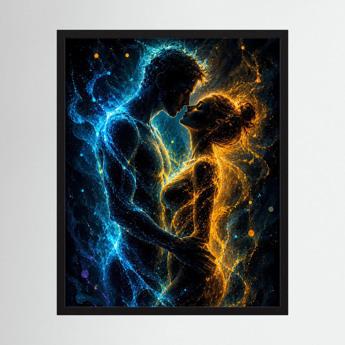 Hochkant-Poster mit abstraktem Paar in Blau und Gold im schwarzen Rahmen.