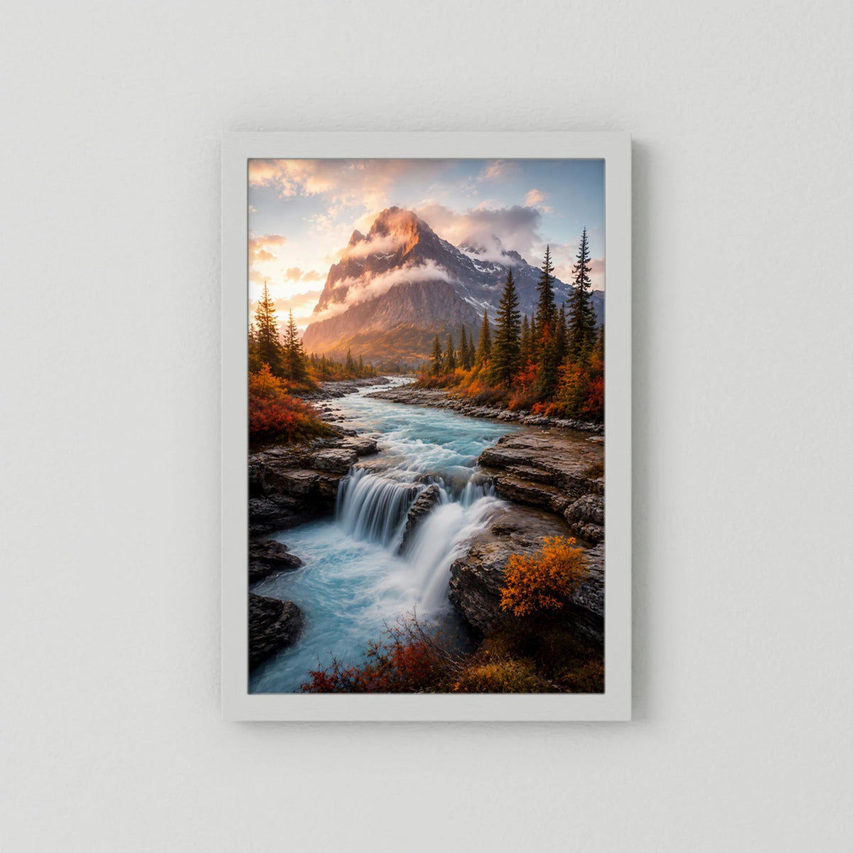 Hochformat-Poster im weißen Rahmen: Bergpanorama mit Wasserfall im Herbstwald