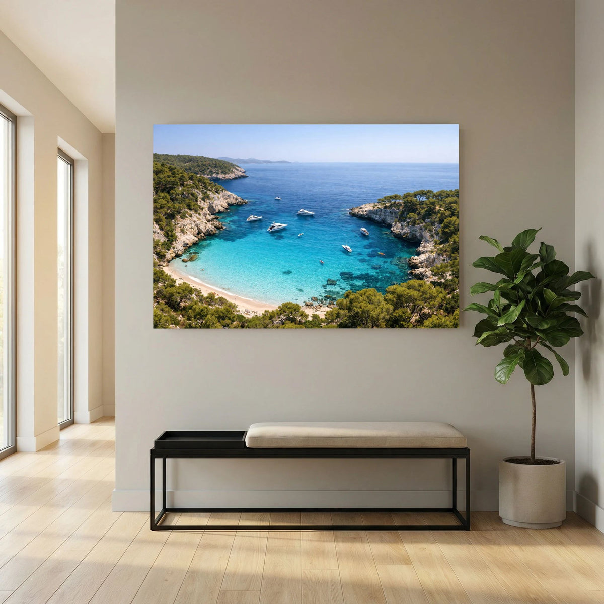 Poster an der Wand mit Küstenbucht, türkisfarbenem Wasser, Sandstrand und Yachten