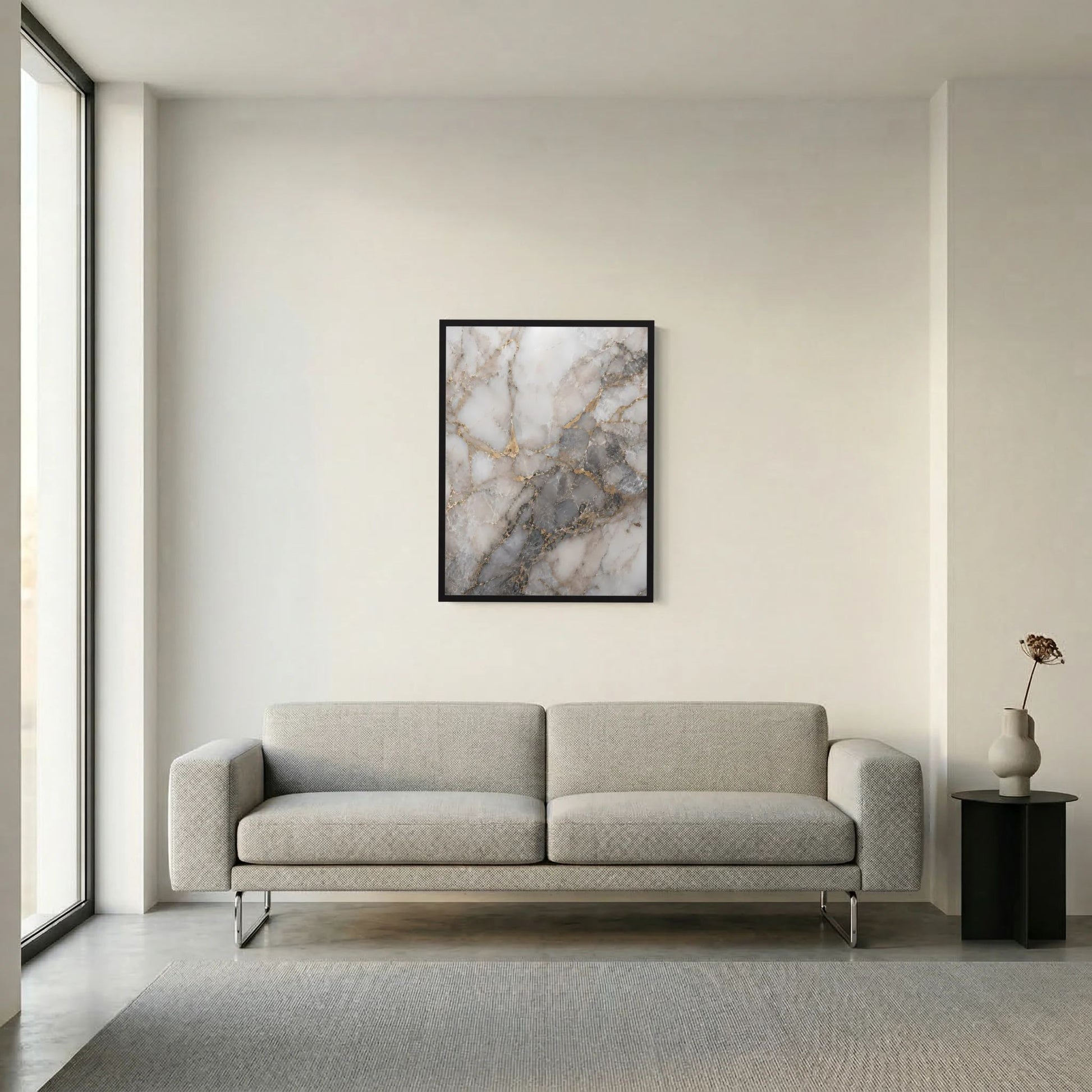 Hochformatiges Poster mit Marmoroptik in Weiß, Grau und goldenen Adern im schwarzen Rahmen