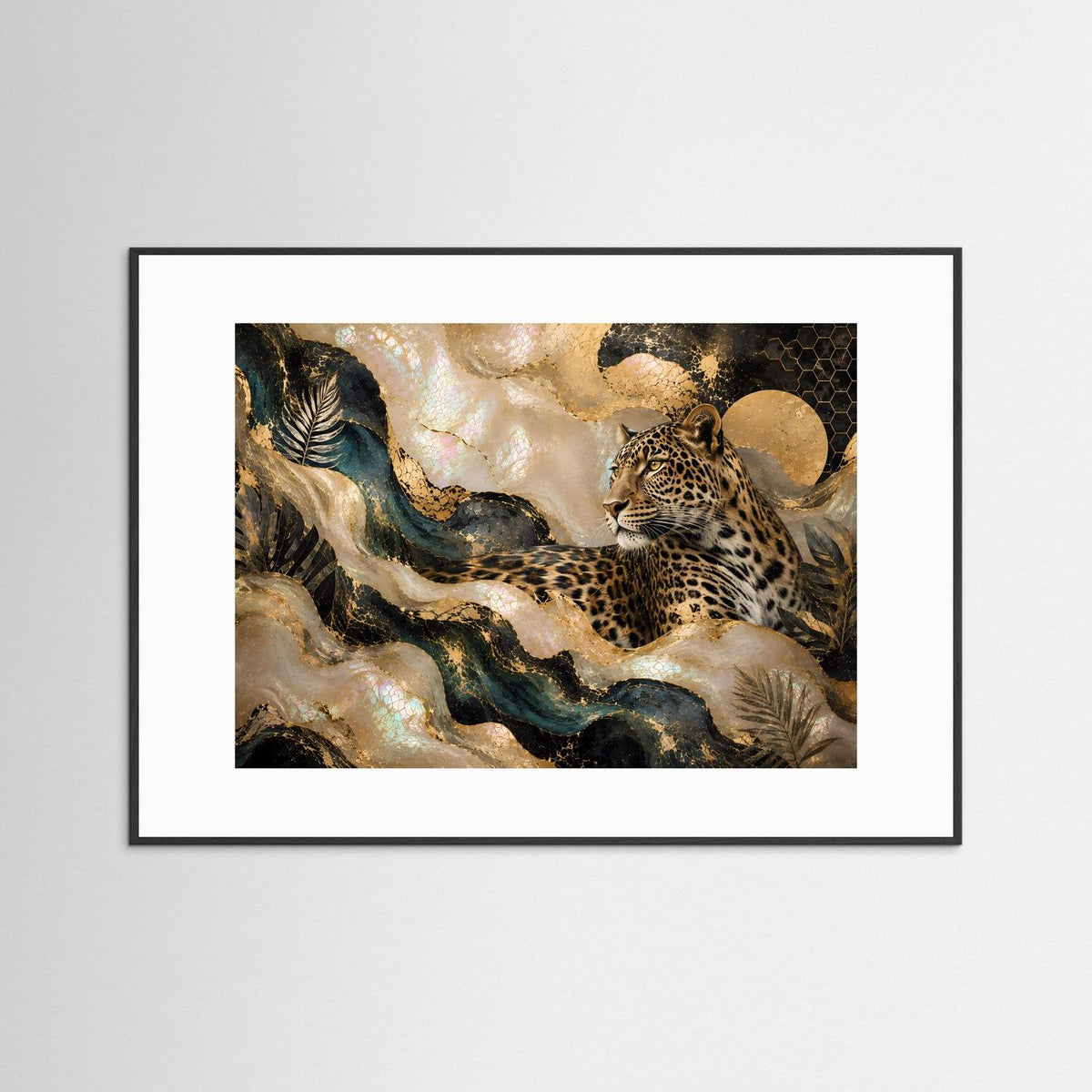 Leoparden-Poster im Querformat mit schwarzem Rahmen und weißem Passepartout, Leopard in Gold.