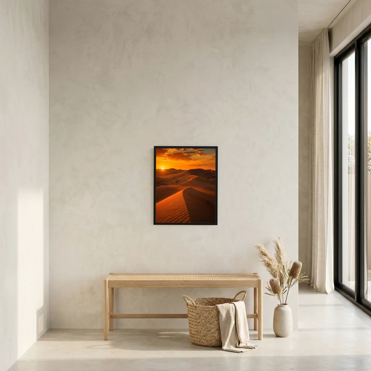 Gerahmtes Poster mit Sanddünen und untergehender Sonne am Abendhimmel