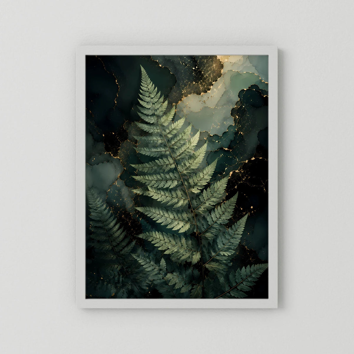 Kunstposter mit Farnmotiv in Dunkelgrün und Gold, weiß gerahmt mit weißem Rand
