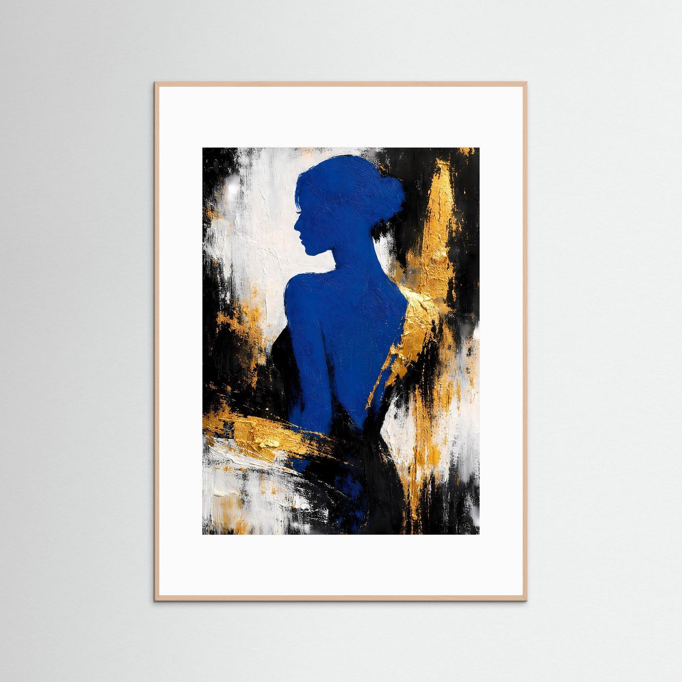 Abstraktes Frauen-Silhouette-Poster: blaues Profil mit Goldakzenten, Hochformat, hellbrauner Holzrahmen