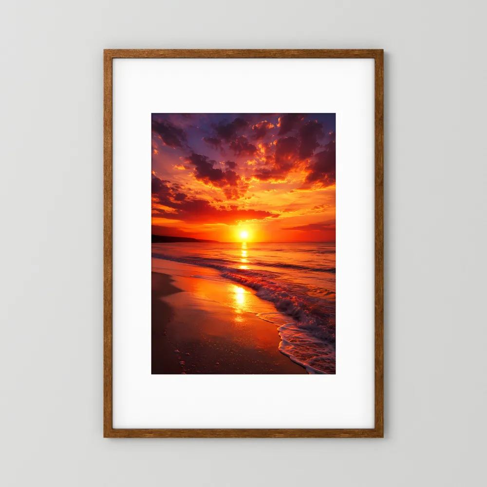 Hochformat-Poster Sonnenuntergang am Strand im braunen Holzrahmen mit weißem Rand