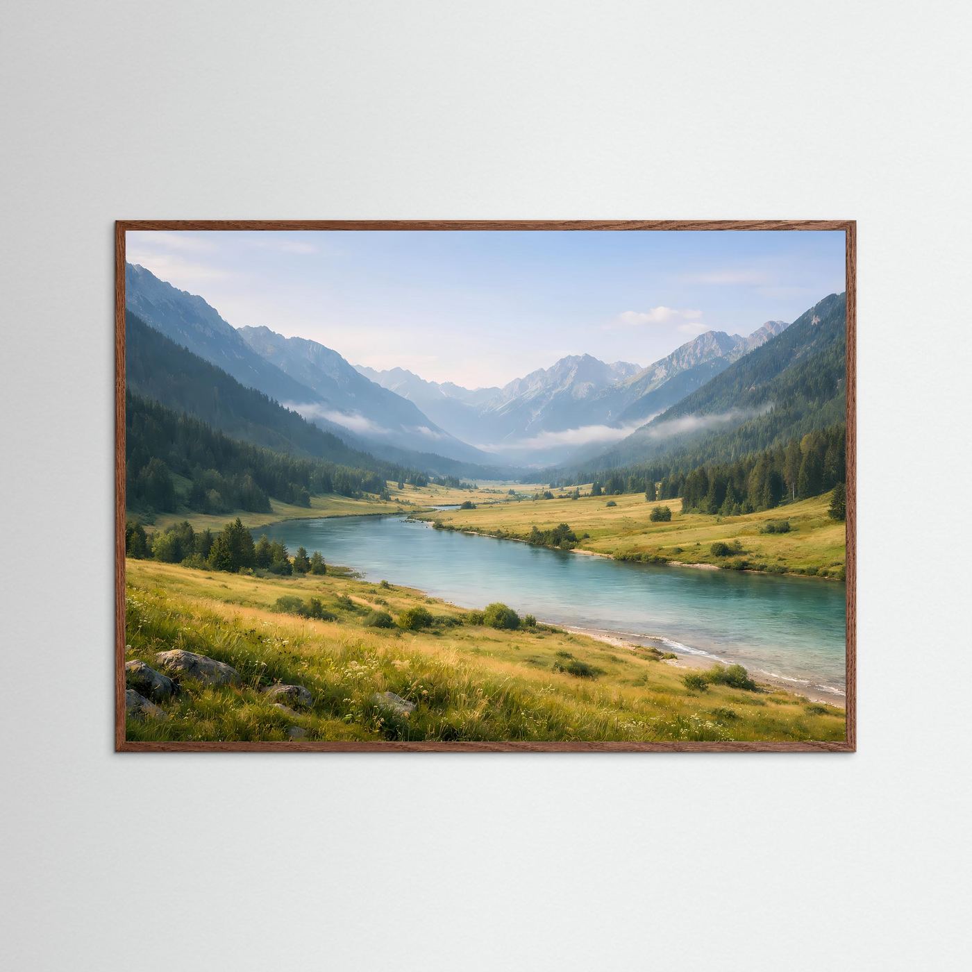 Bergtal Poster | Kristallklarer Fluss zwischen Alpen | Panorama Landschaft Fotografie | Natur Wandbild mit Bergen und Wiesen
