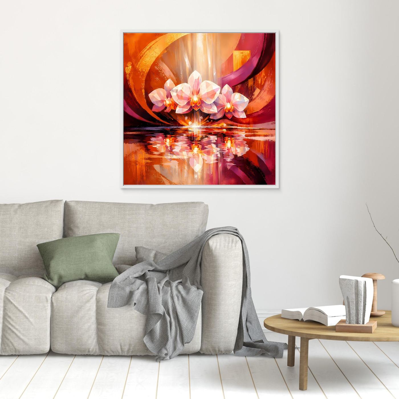 Quadratisches Leinwandbild mit abstrakten Orchideen, orange-violettem Motiv und Spiegelung, silberfarbener Rahmen