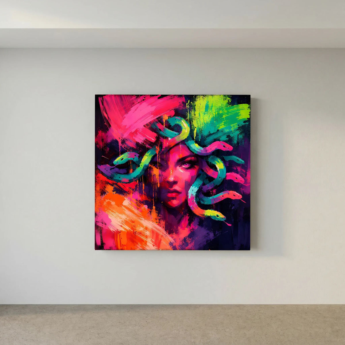 Leinwandbild mit Medusenmotiv in bunten Neonstrichen, schwarzer Rahmen an der Wand