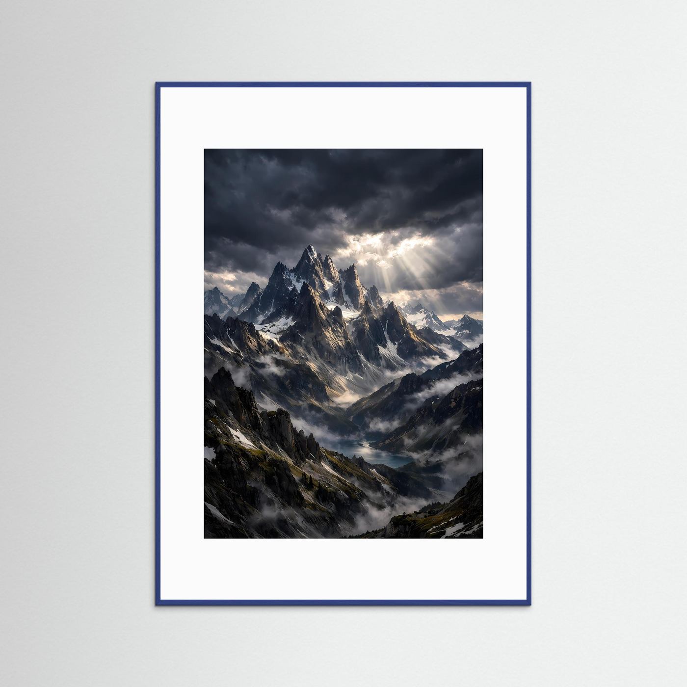 Berglandschafts-Poster im Hochformat mit blauem Holzrahmen