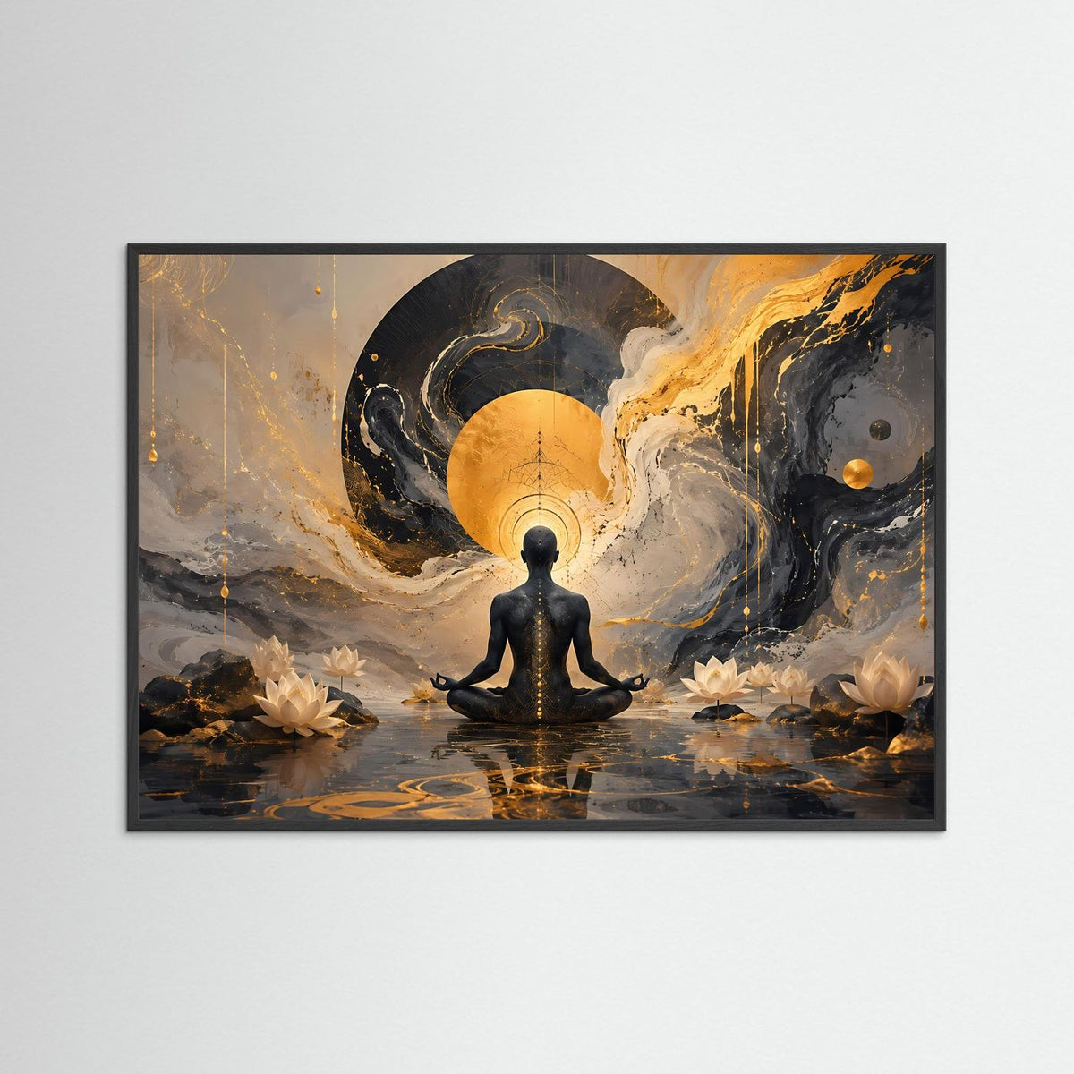 Gerahmtes Meditationsposter mit schwarzem Rahmen: Meditationsfigur im Goldlicht