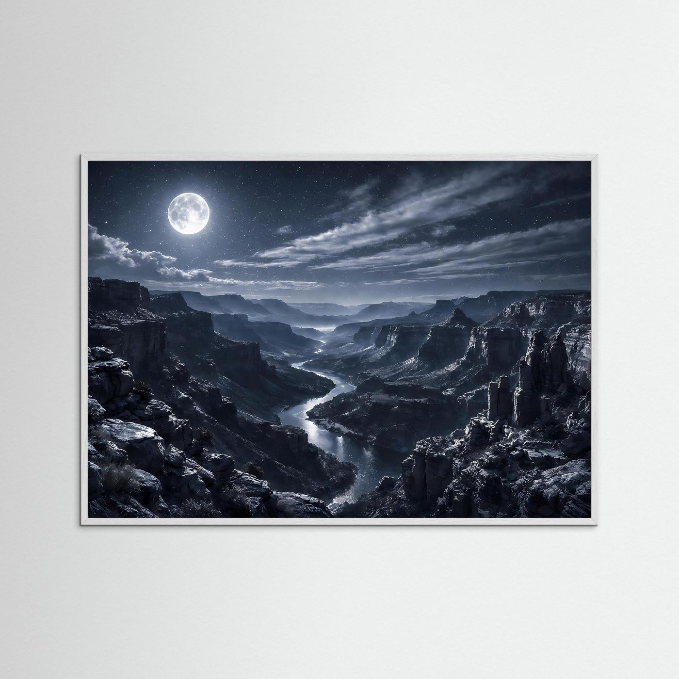 Wandbild mit Canyonlandschaft bei Nacht, Mond über Schlucht, schwarzer Rahmen.