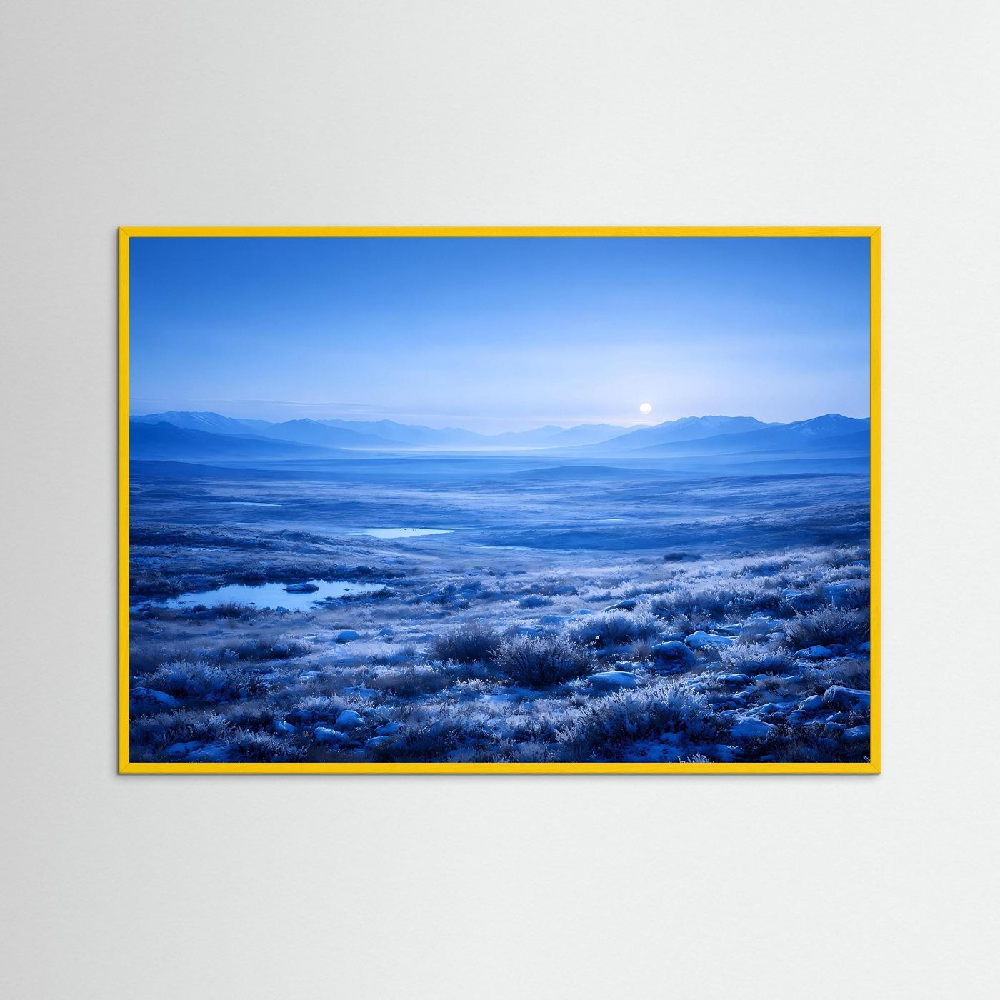 Wandbild mit gelbem Rahmen, Polarlandschaft unter Mondschein
