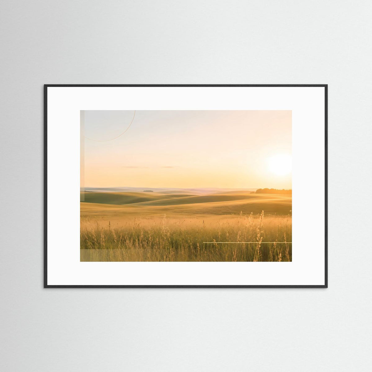 Querformat-Poster mit goldener Wiesenlandschaft, Sonnenuntergang, im schwarzen Rahmen mit Weiß