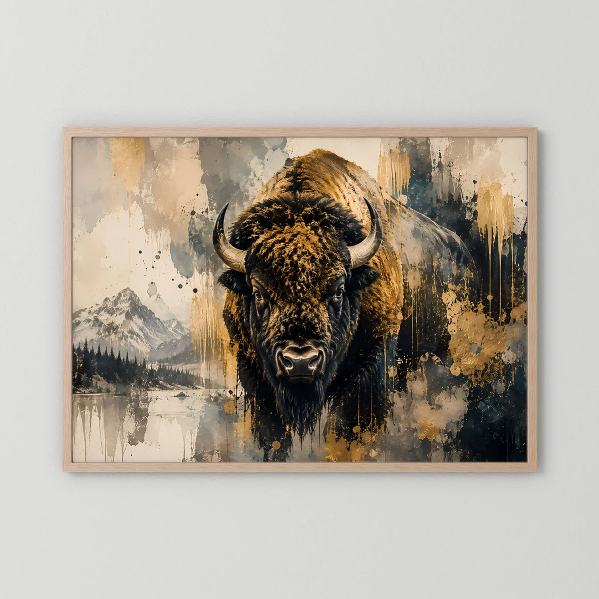 Abstraktes Bison-Poster in Schwarz-Gold mit hellem Holzrahmen