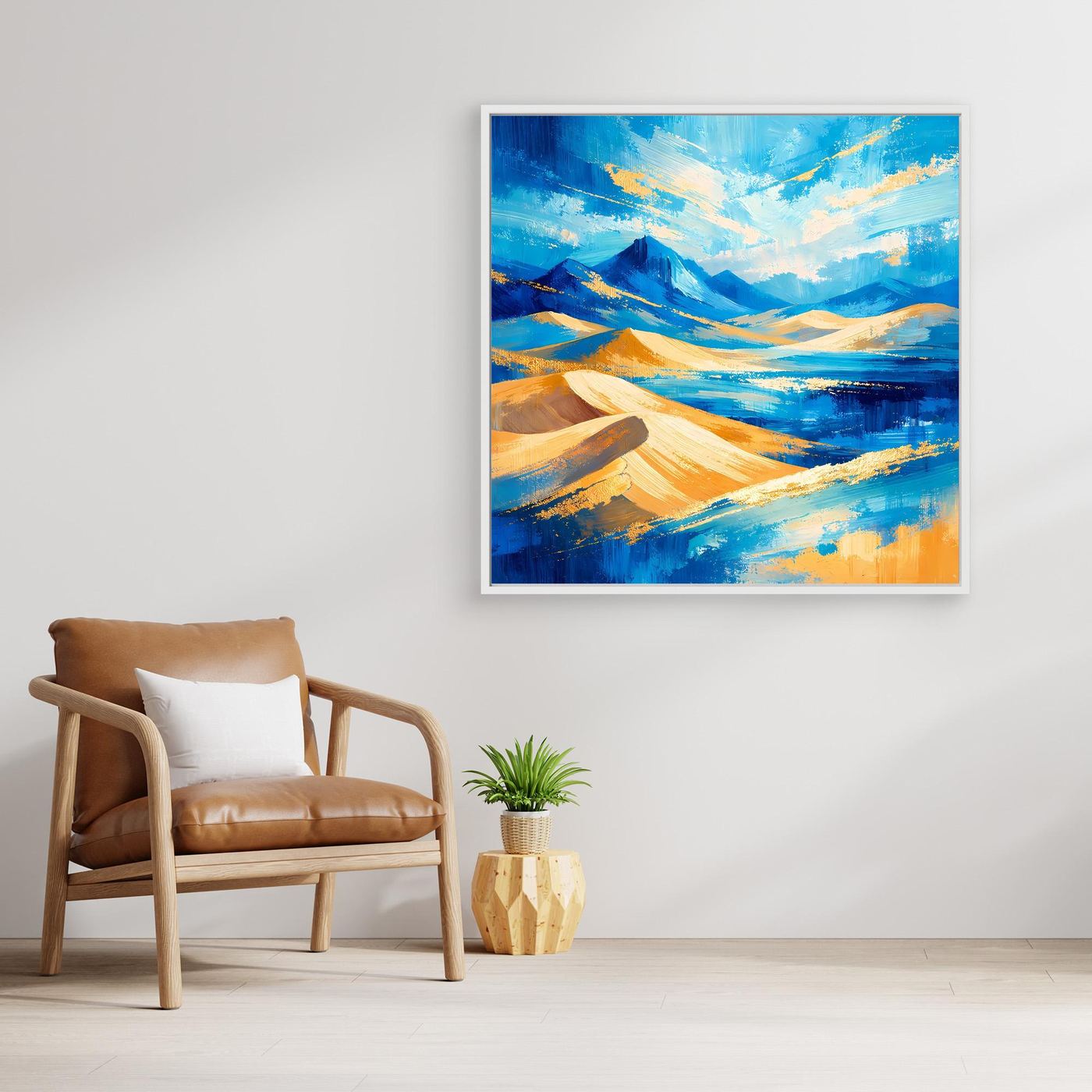 Leinwandbild mit abstrakter Berglandschaft, blaue Akzente und goldene Sandlinien