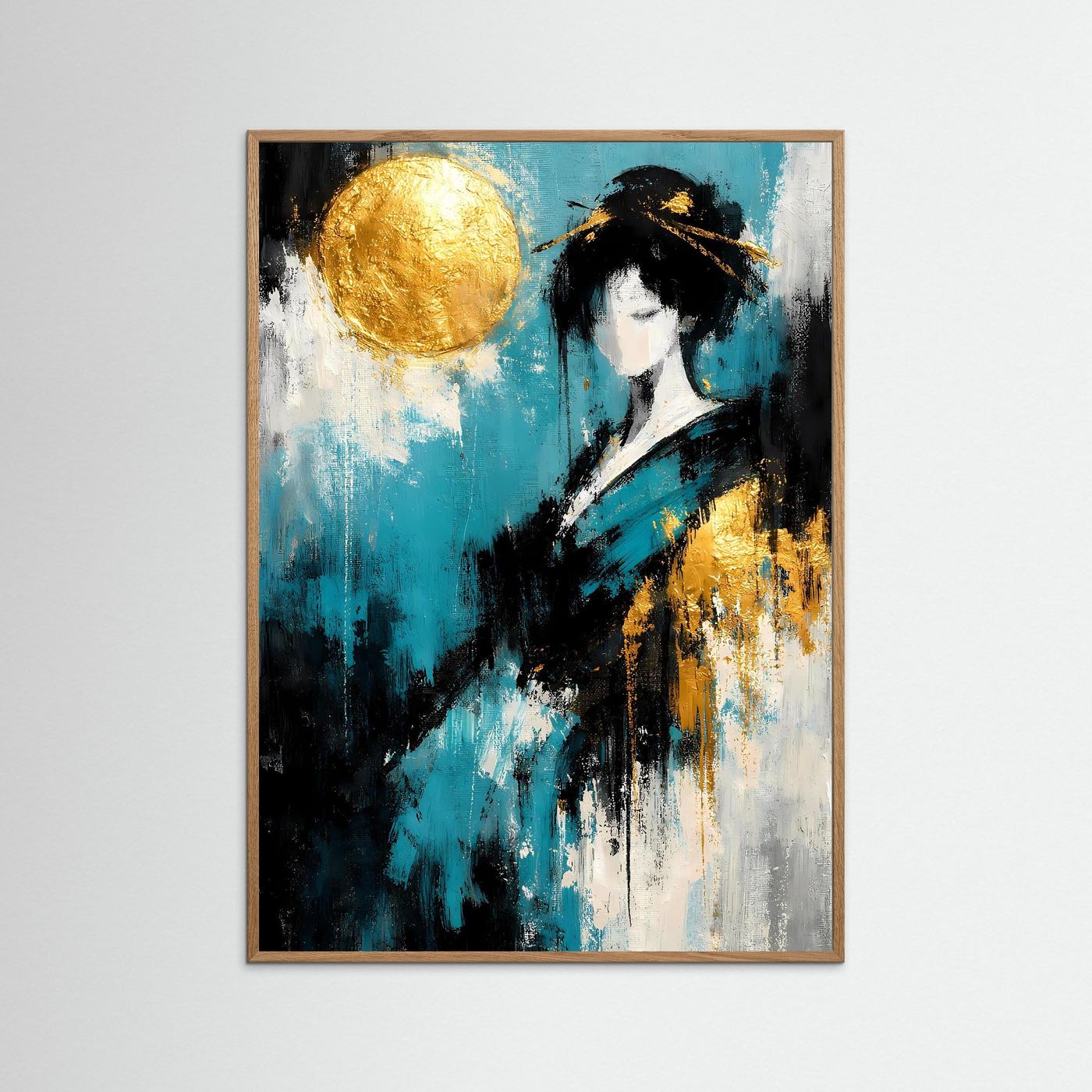 Abstraktes Kunstposter mit Geisha, goldenem Mond und türkis-schwarzen Pinselstrichen im Rahmen