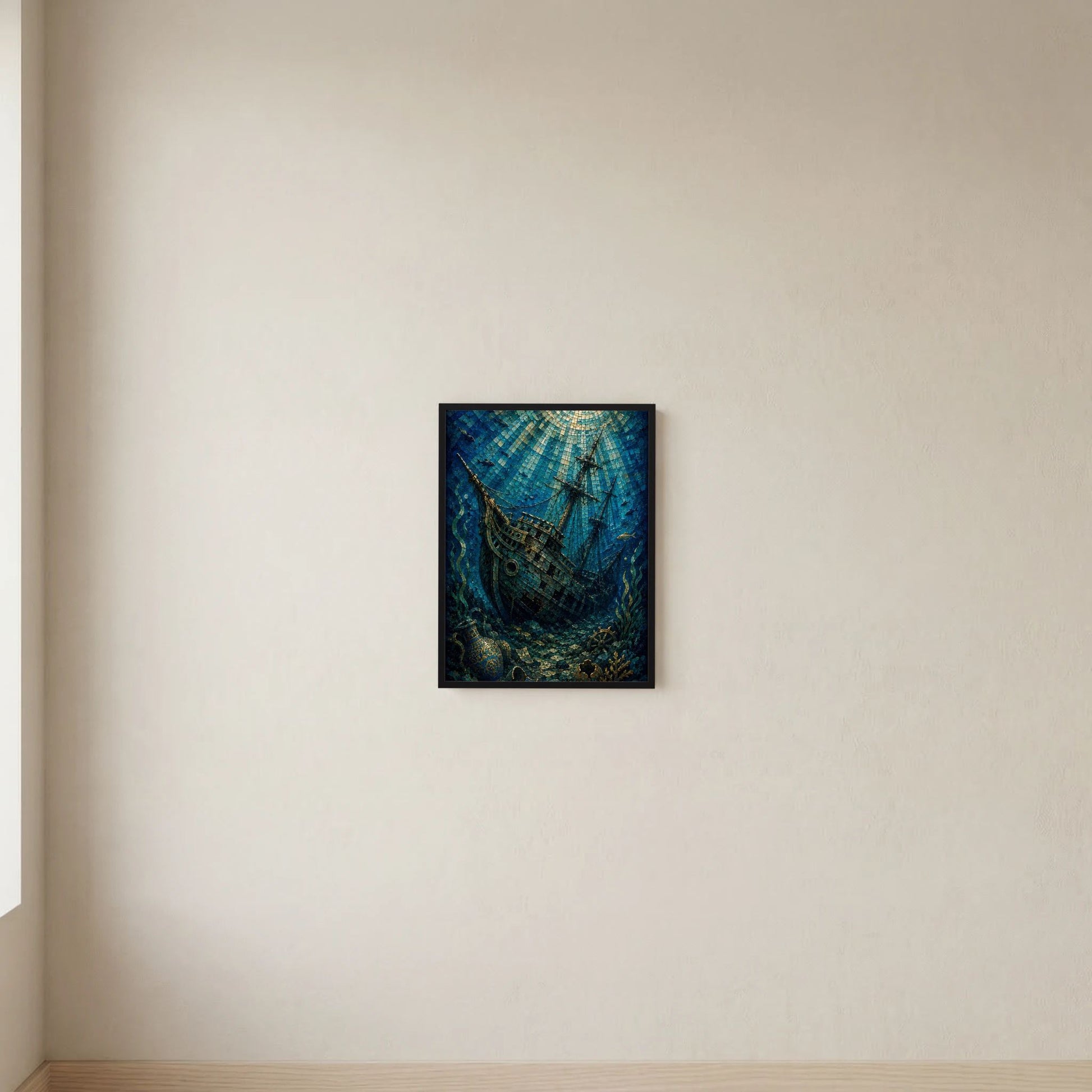 Wandposter im Hochformat mit versunkenem Segelschiff im Mosaikstil, blau und gold, schwarzer Rahmen