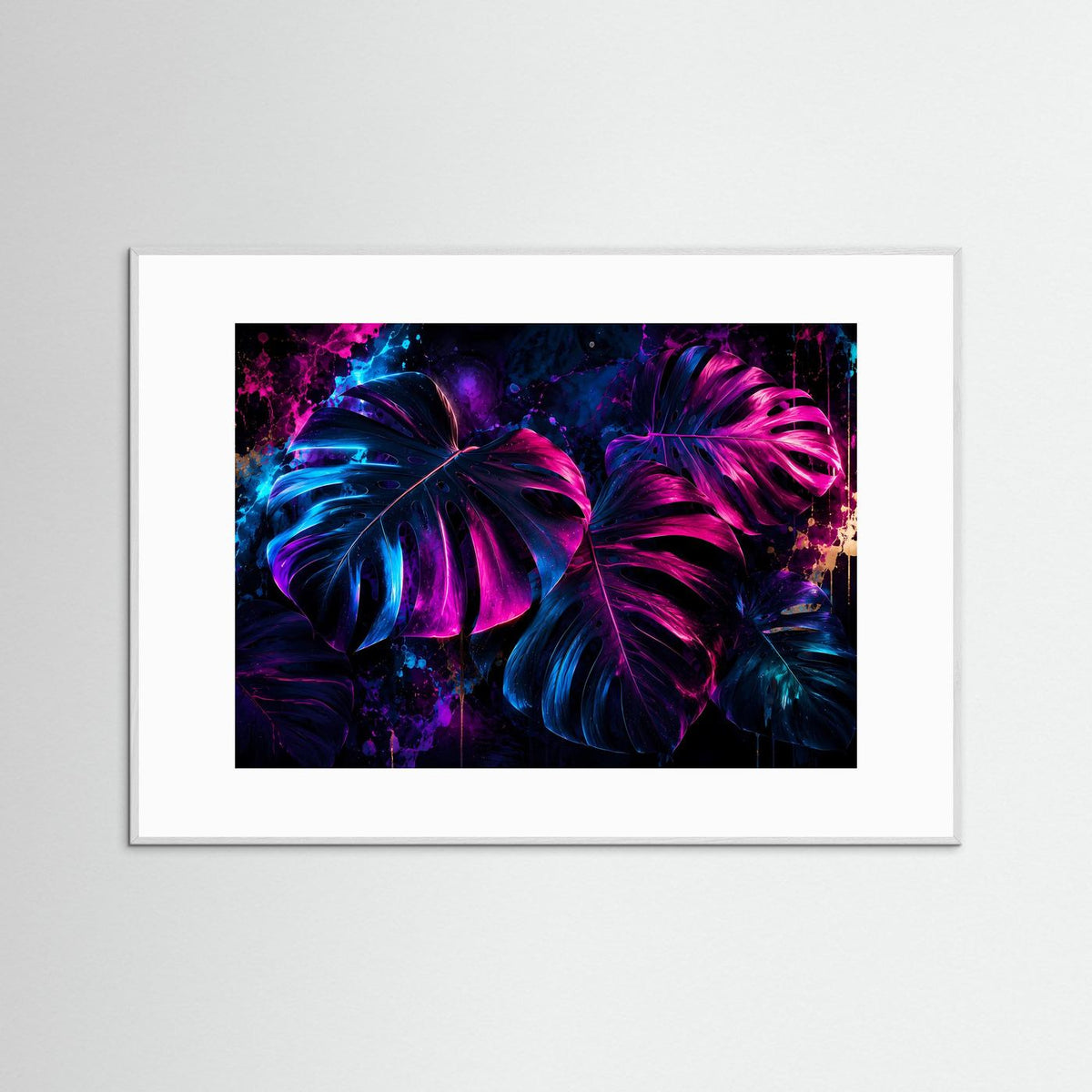 Wandbild mit Neon-Monstera-Blättern in Pink/Blau, im weißem Rahmen mit weißem Rand