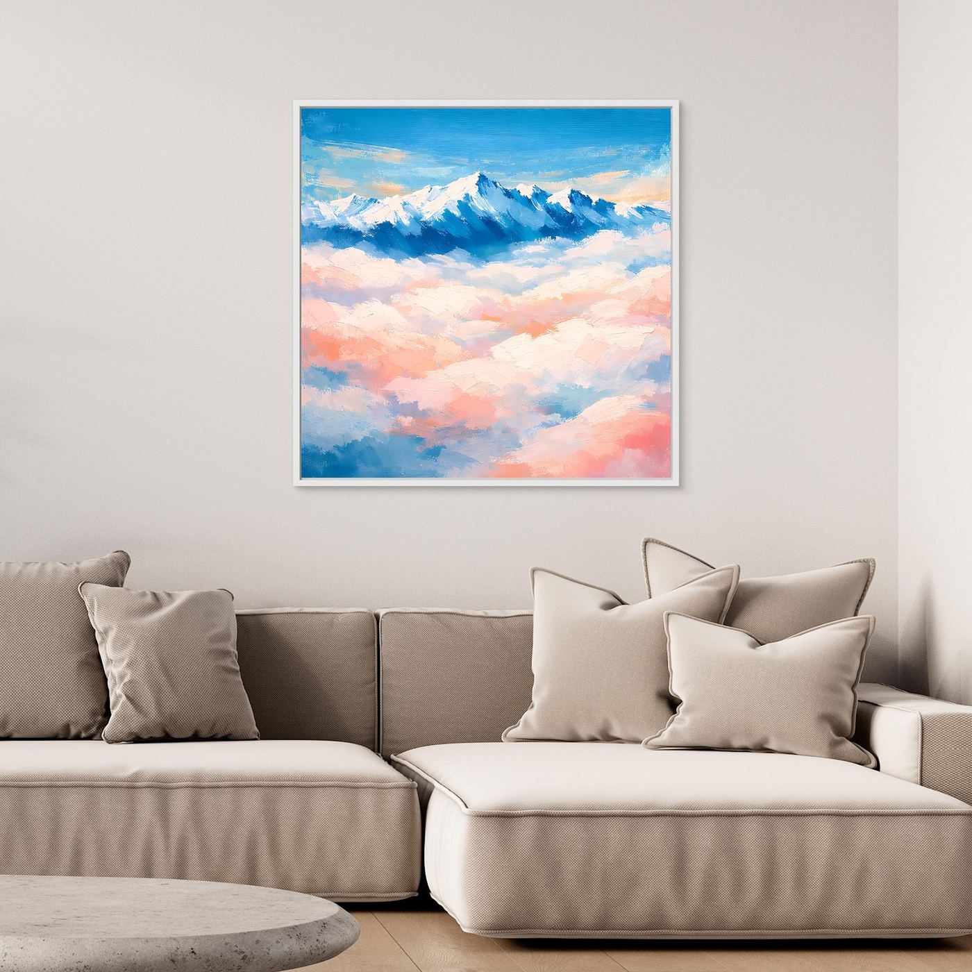 Leinwandbild mit abstrahierten, schneebedeckten Bergen und Wolken in Blau-, Rosa- und Weißtönen