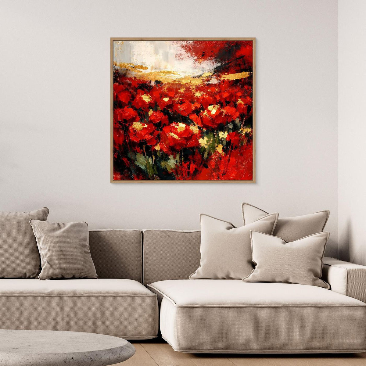 Leinwand-Wandbild mit abstrakten roten Blüten und goldenen Akzenten, mit braunem Holzrahmen.