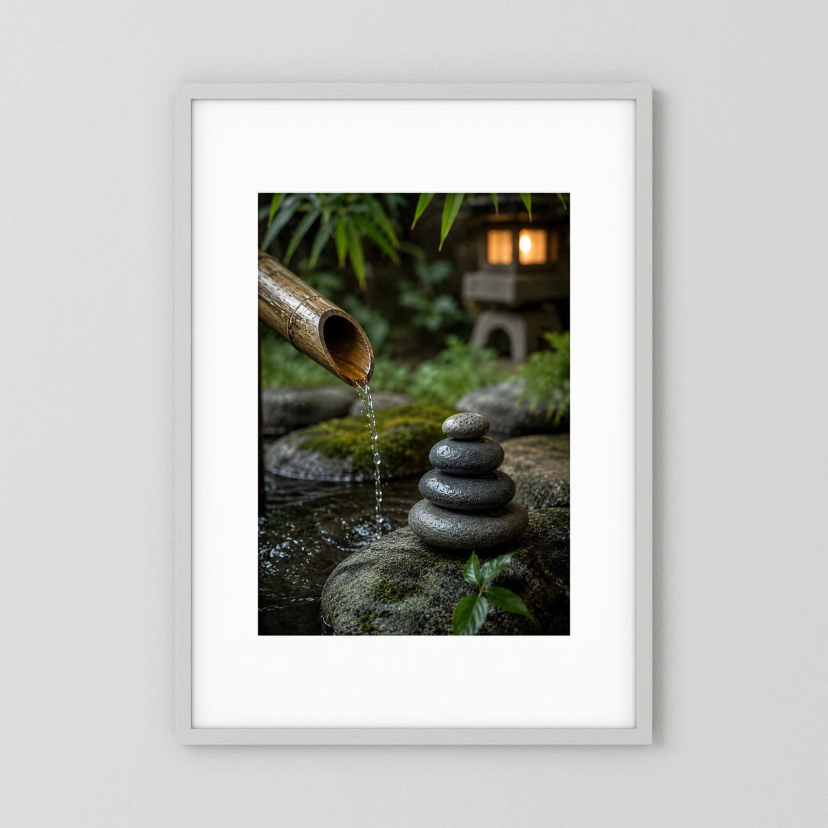 Gerahmtes Zen-Garten-Poster im Hochformat mit Bambus, fließendem Wasser und gestapelten Steinen
