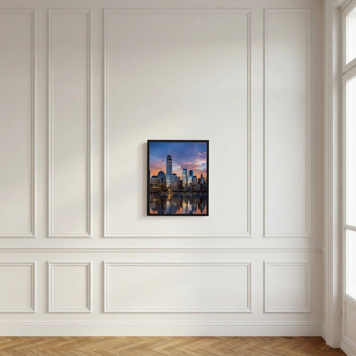 Hochformat-Poster Manhattan-Skyline bei Sonnenuntergang im schwarzen Rahmen