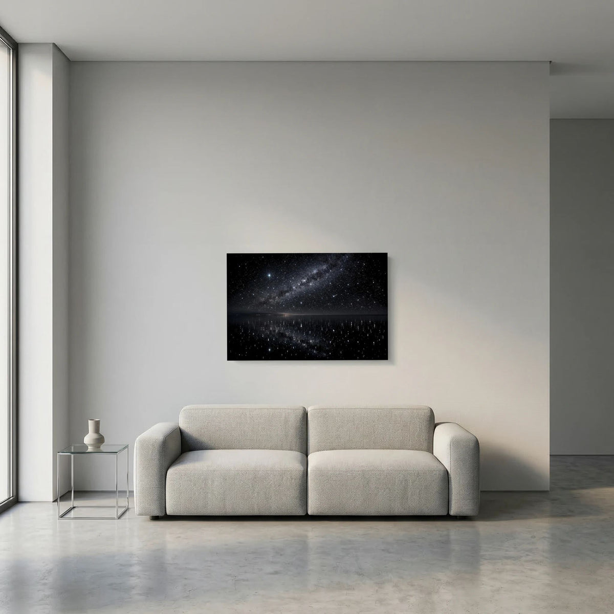 Wandposter im Querformat mit Sternenhimmel und Spiegelsee, dunkle Farbflächen und Sterne.