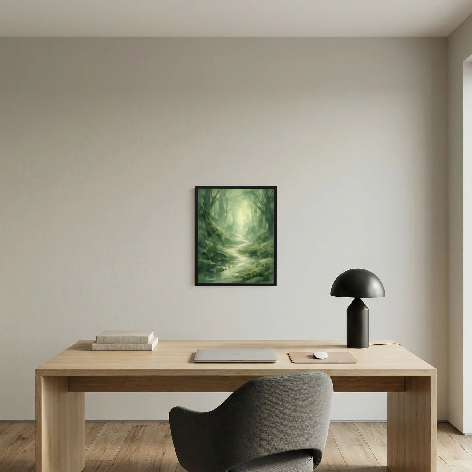 Gerahmter Kunstdruck mit grünem Nebelwald, Bachlauf und zentralem Licht im Motiv