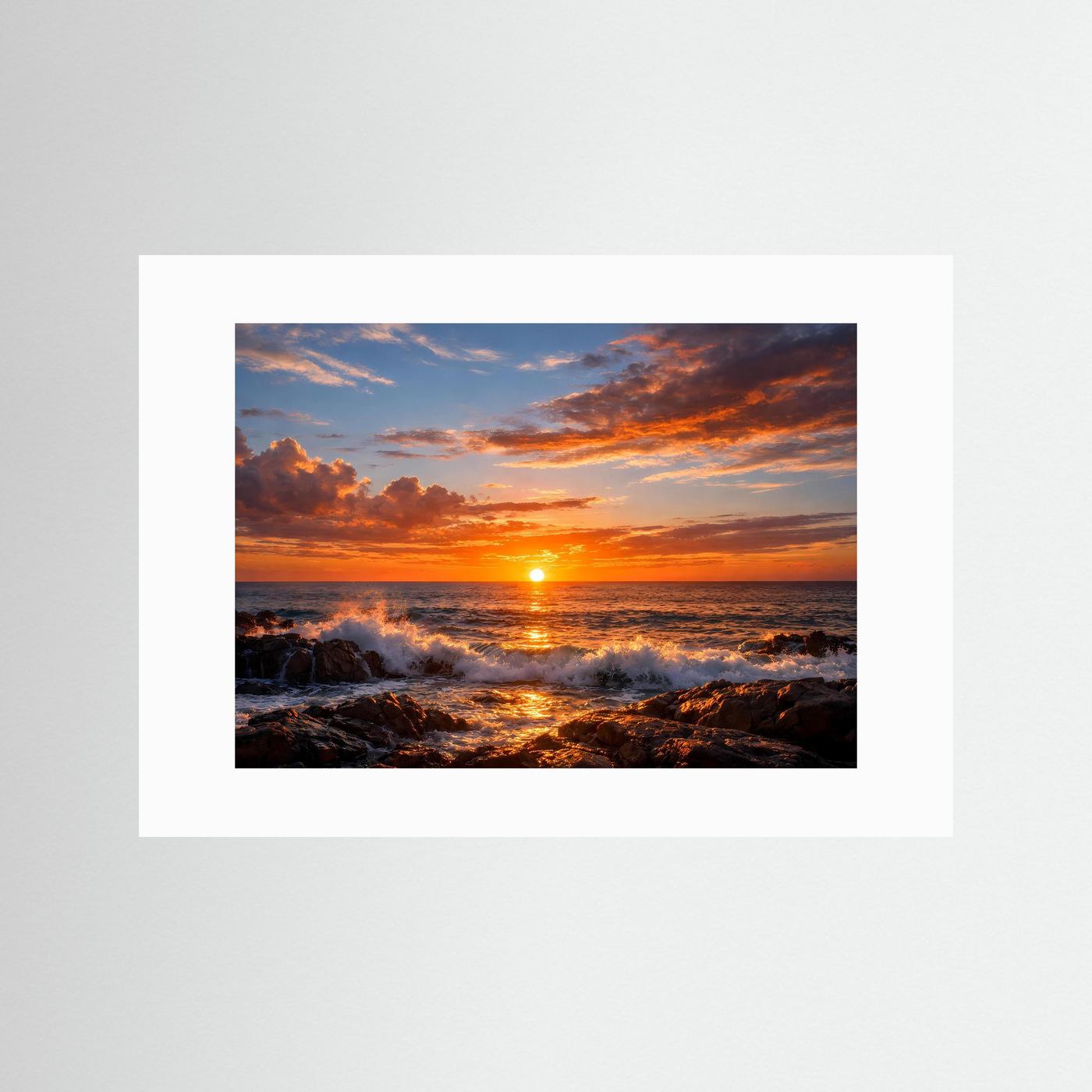 Feuriger Sonnenuntergang am Meer | Panorama Wellen & Felsen Poster Querformat