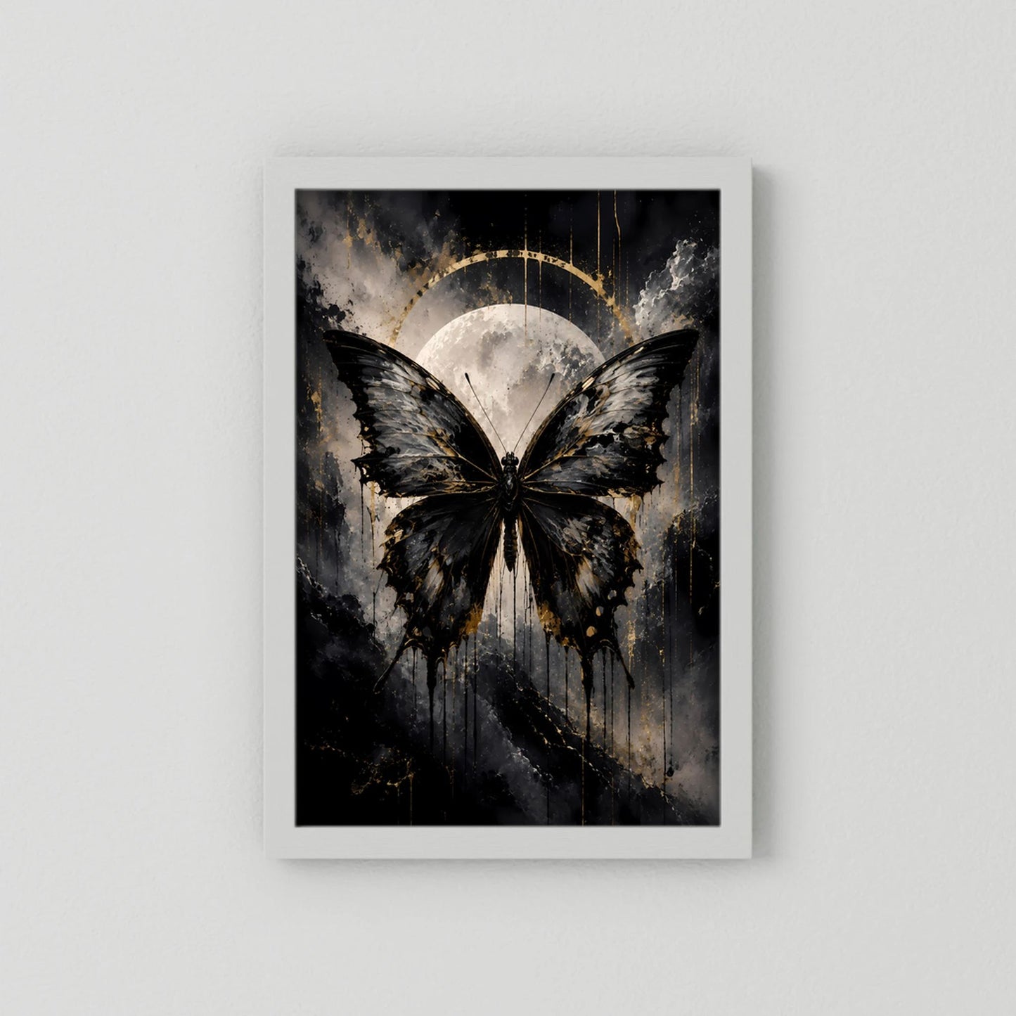 Hochformat-Poster mit schwarzem Schmetterling und Mond, weißer Rahmen