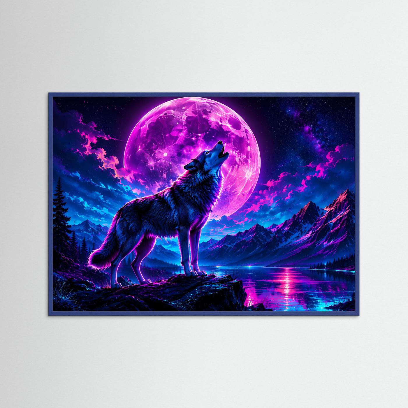 Poster mit Wolf auf Fels vor lila Vollmond, breiter schwarzer Rahmen