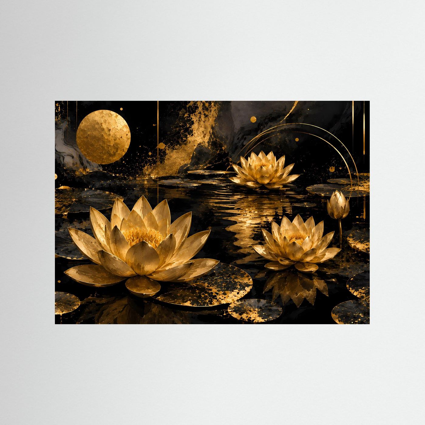 Wandbild mit goldenen Lotusblüten auf dunklem Wasser, mit schwarzem Rahmen