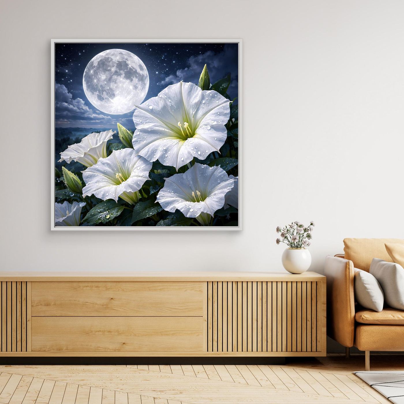 Wandbild mit weißen Lilien und großem Vollmond, nächtlicher Garten, weißer Rahmen