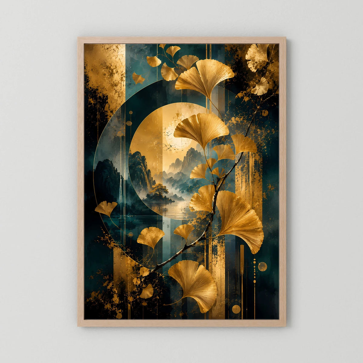 Ginkgo-Poster im Hochformat mit hellem Holzrahmen, goldene Blätter und Petrol-Muster