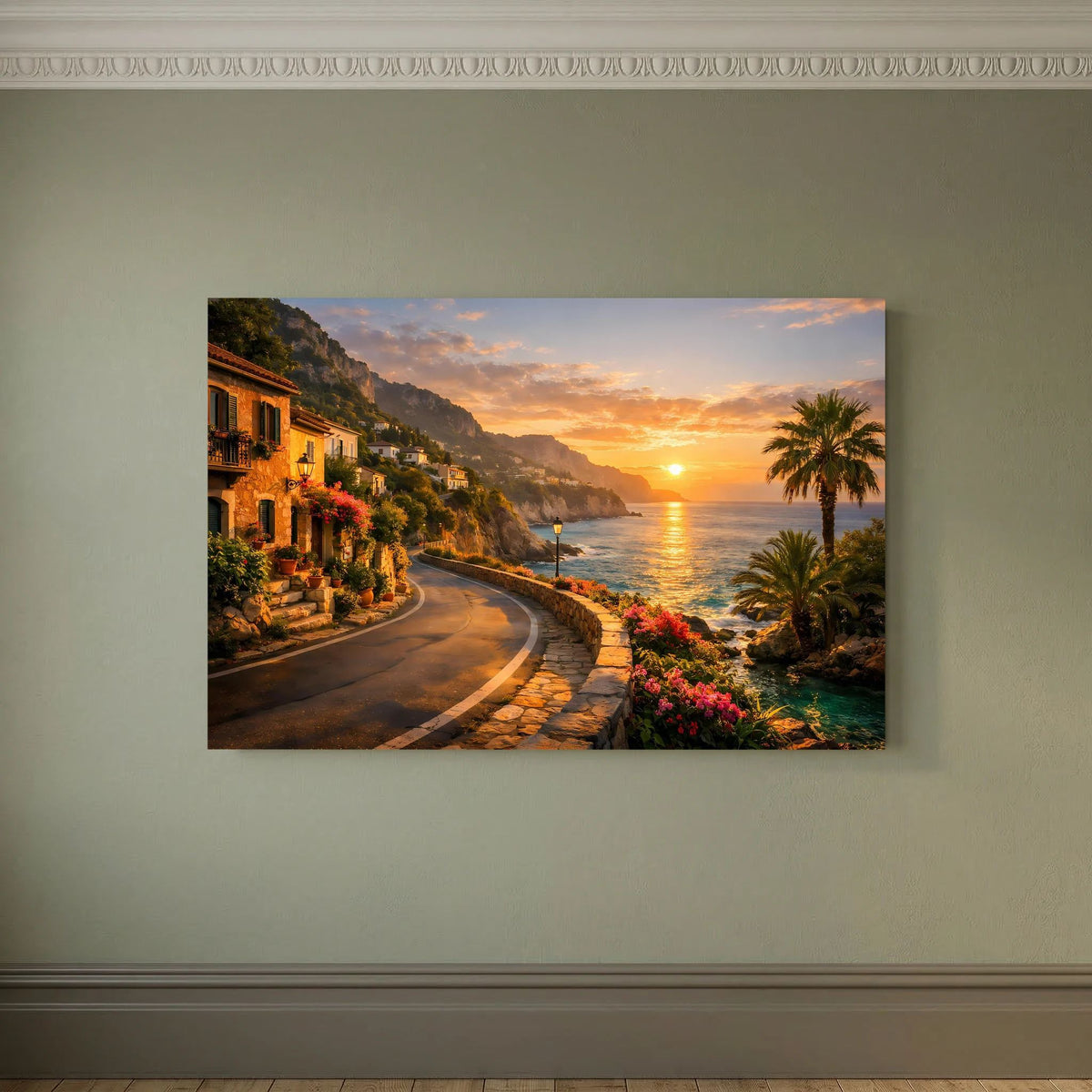 Querformat-Wandbild mit gebogener Küstenstraße am Meer, Blumenbeete und Sonnenuntergang