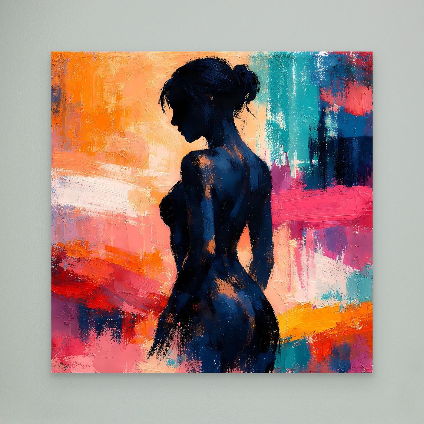 Abstraktes Leinwandbild mit Frauensilhouette in Dunkelblau und bunten Pinselstrichen.