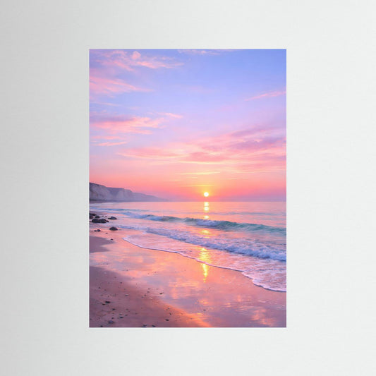 Wandbild mit Sonnenaufgang am Meer: rosafarbener Himmel, ruhige Wellen und Sandstrand