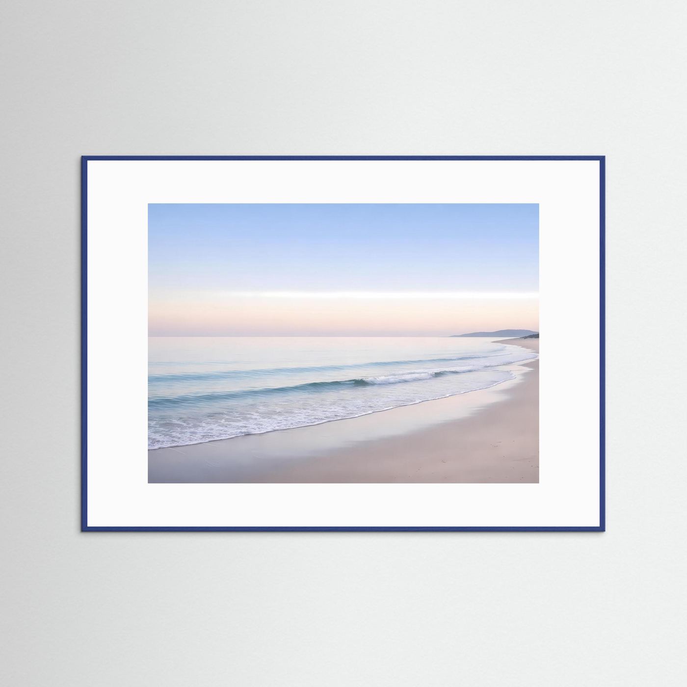 Poster Meerstrand-Fotografie mit weißem Passepartout, blauem Rahmen