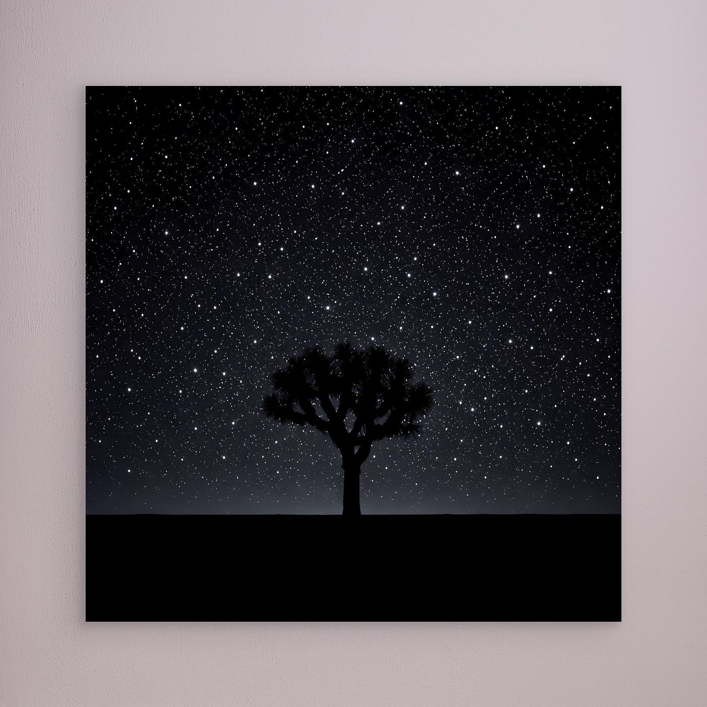 Leinwandbild Sternenhimmel mit Baum-Silhouette, dunkler Horizont, ohne Rahmen