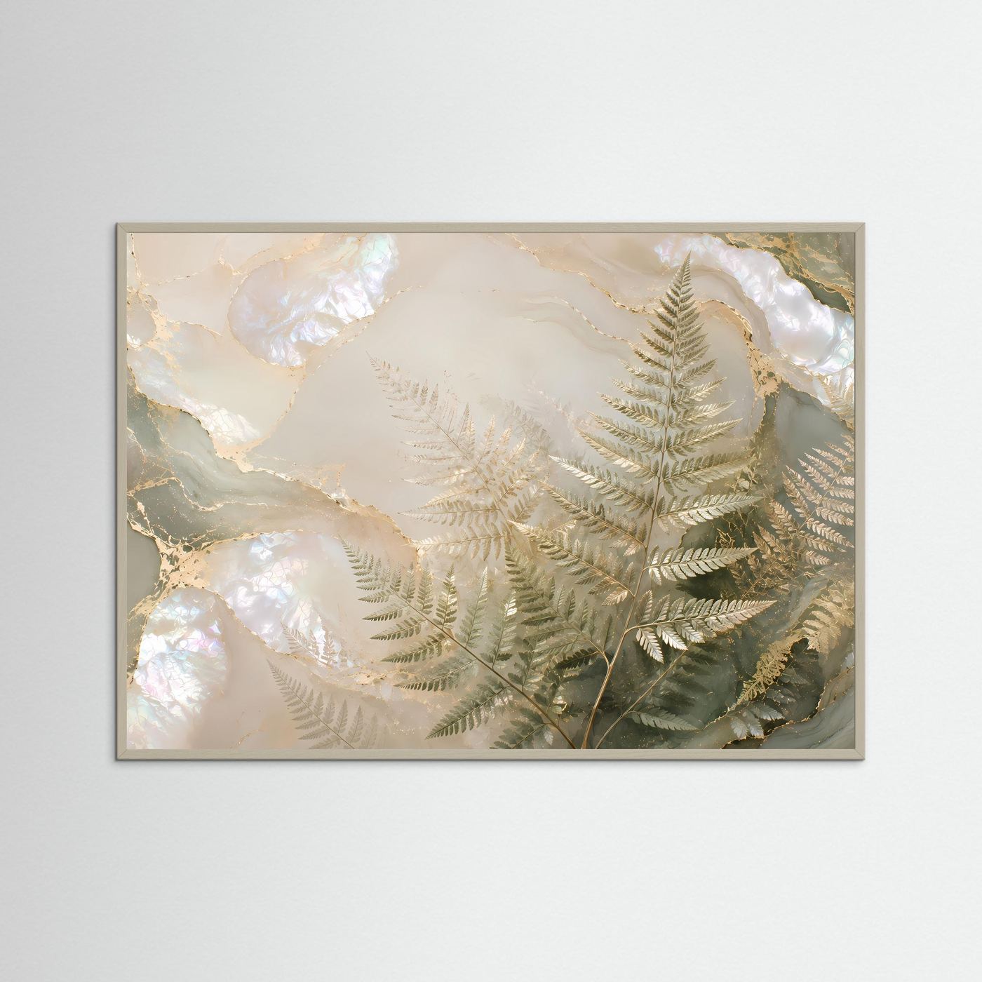 Poster im Querformat mit Perlmutt-Farnmotiv in Gold, im grauen Holzrahmen