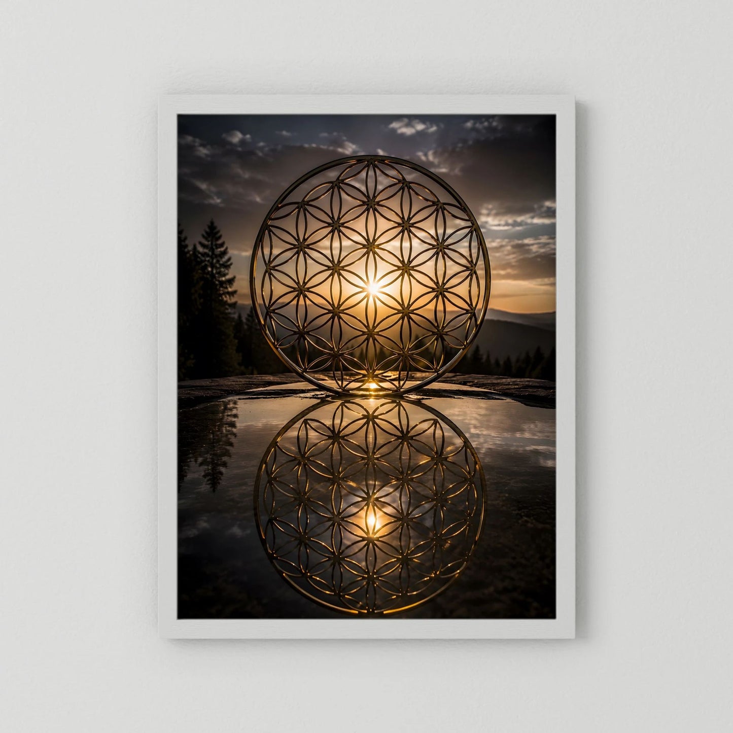 Hochformatiges Poster mit goldener Blume des Lebens in zwei reflektierten Kreisen, weißer Rahmen.