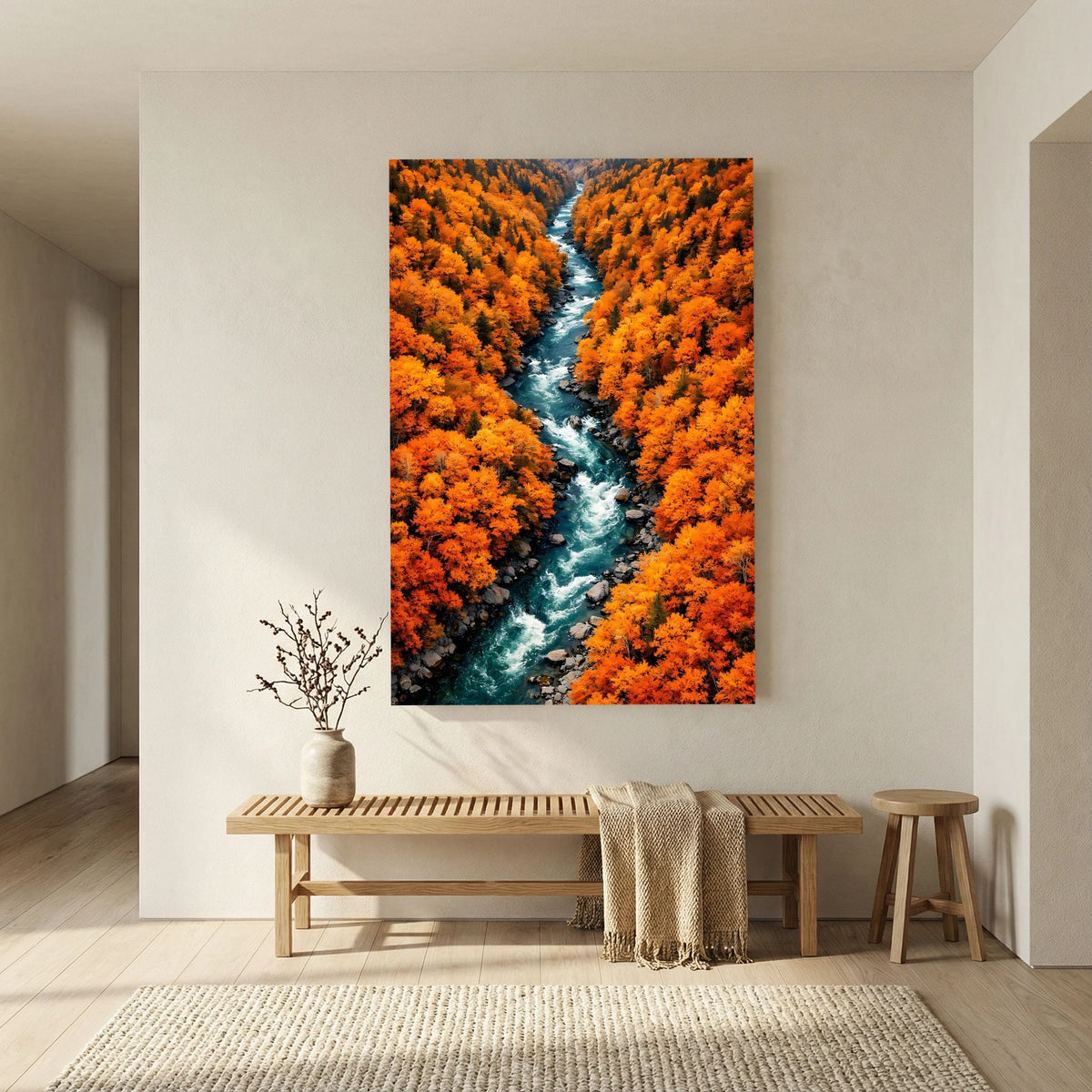 Hochformat-Wandposter mit Fluss in einem Herbstwald, orange Laubbäume und türkisfarbenes Wasser