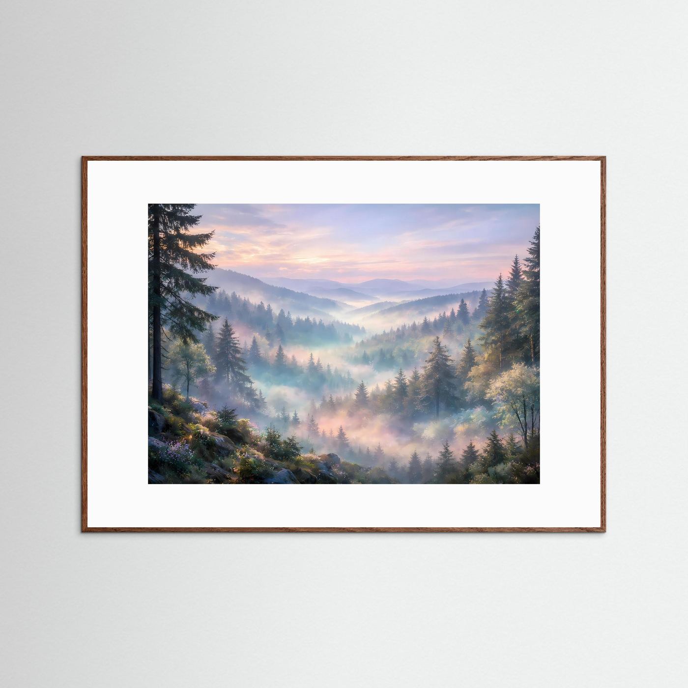 Alpenlandschaft-Wandposter mit Nebel, dunkler Eichenholzrahmen