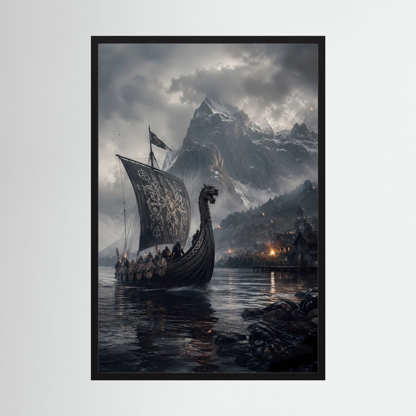 Poster mit Wikinger-Langschiff im Fjord, schwarzer Rahmen