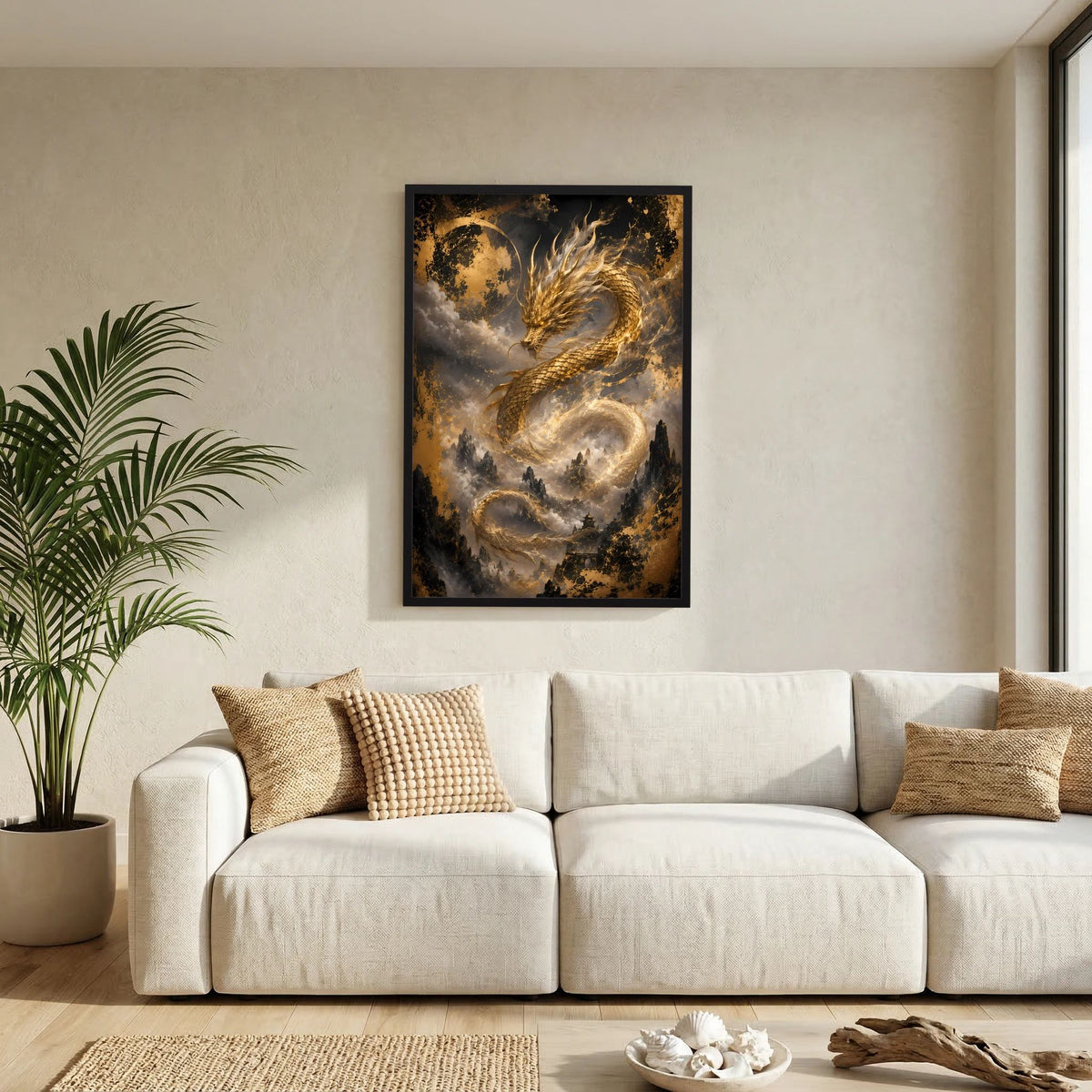 Gerahmtes Poster mit goldenem Drachenmotiv, Mondscheibe und nebligen Bergformen